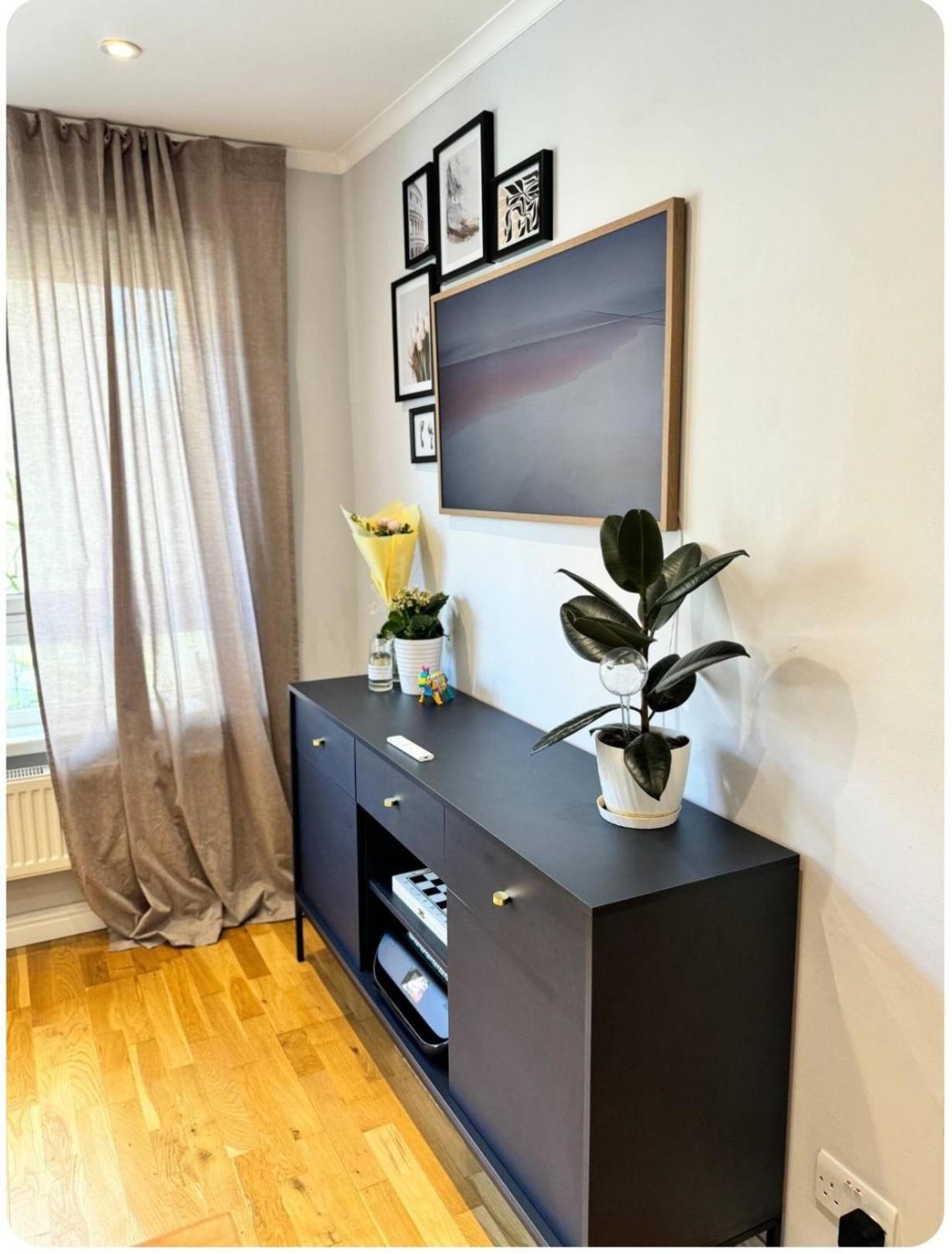 Two Bedroom Flat In The Heart Of Appartamento
