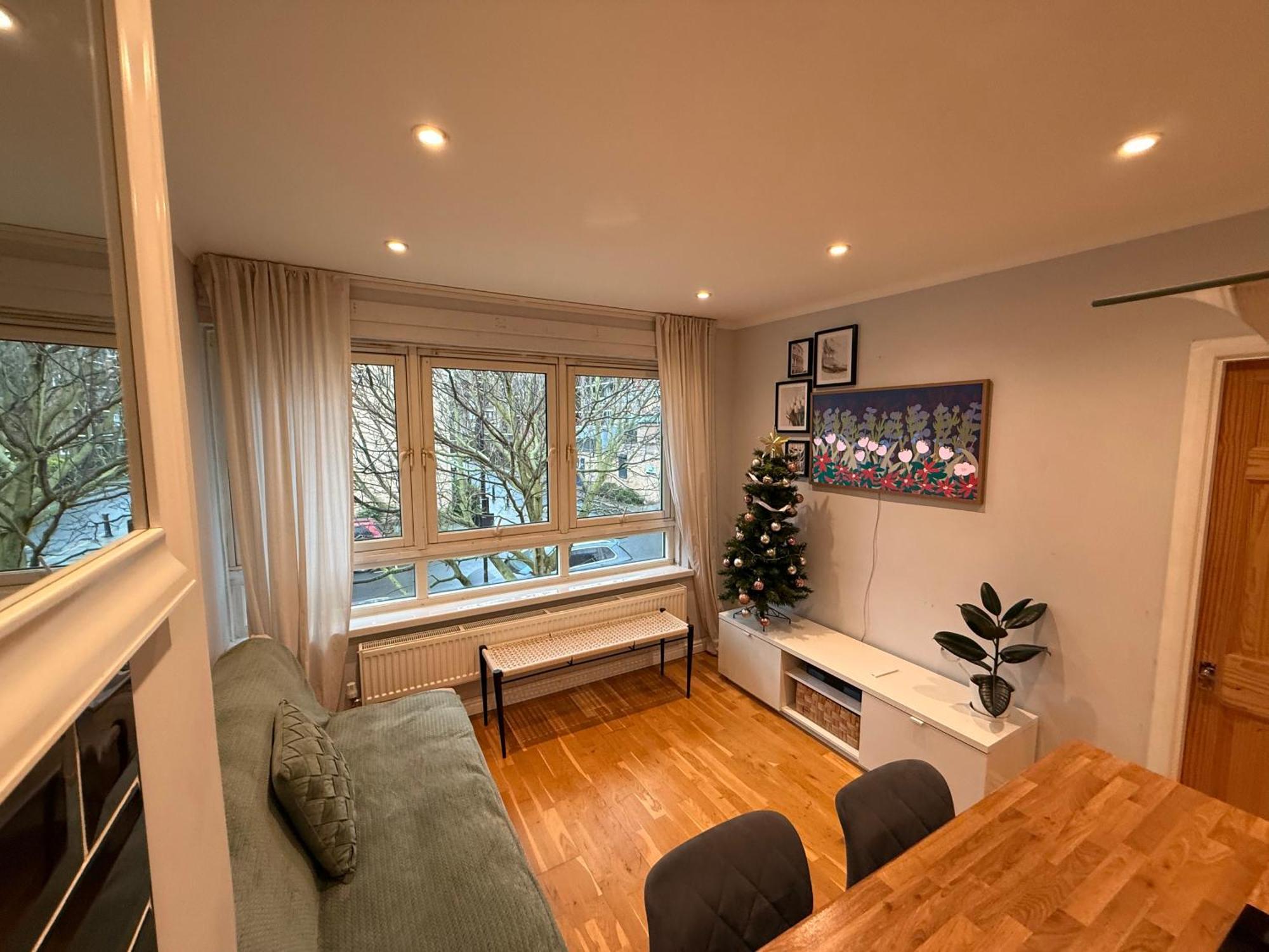 Two Bedroom Flat In The Heart Of Londra